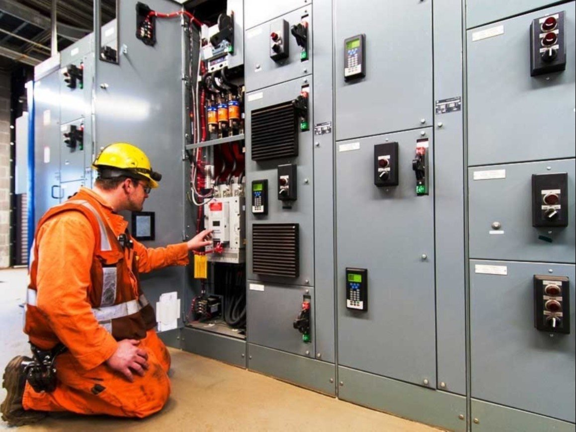 Switchgear Maintenance in Canada: What Facility Owners Need to Know